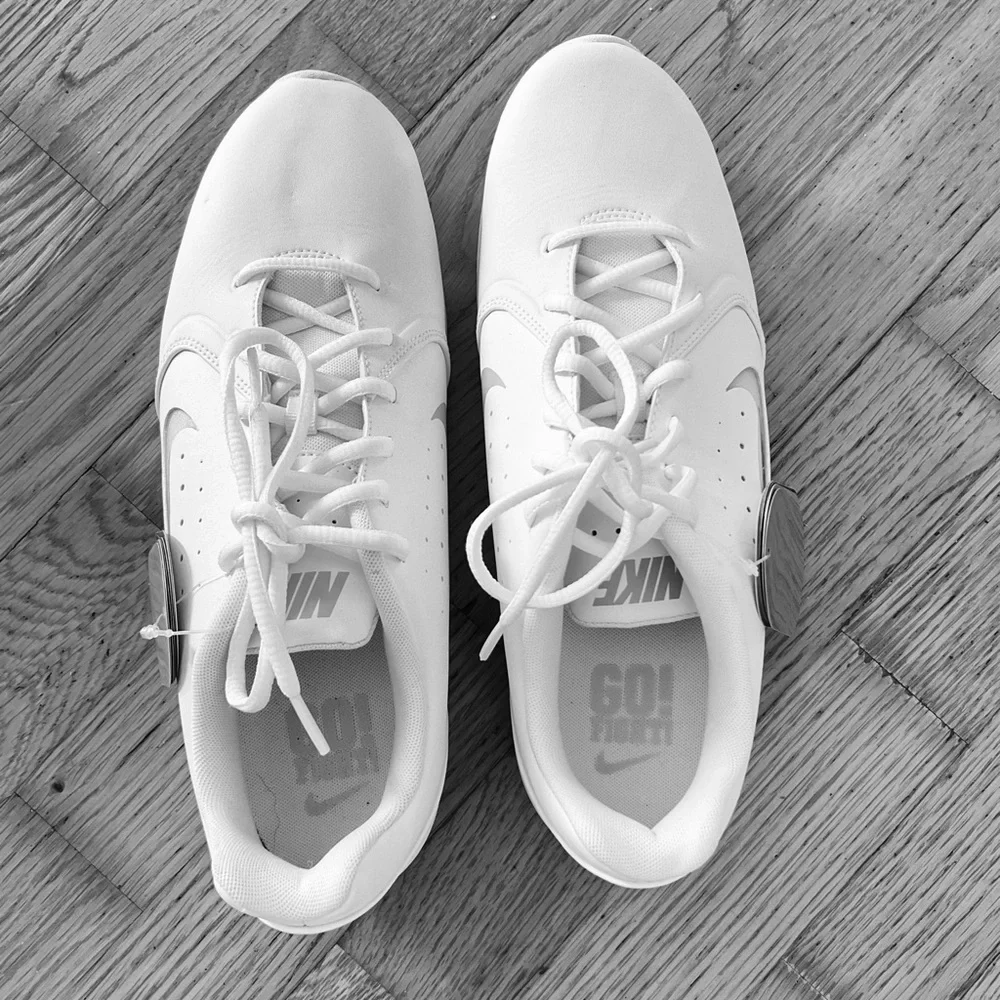 Nike sideline III size 11 shoes - Picture 1 of 8